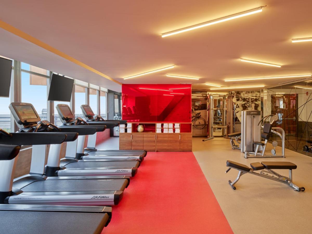 Fiesta Americana Viaducto Aeropuerto Мексико Сити Екстериор снимка The gym at the hotel